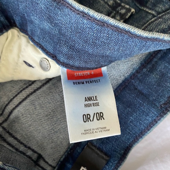 Express Ripped Skinny Jeans - Picture 2 of 5